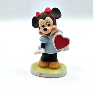 Vintage Walt‎ Disney Minnie Mouse with a Valentine Heart Porcelain Figurine 4"